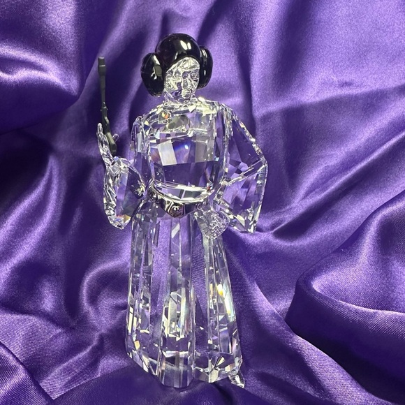 Swarovski Princess Leia Star Wars Figurine 5472787 – Retired Collectible Crystal - Picture 6 of 14